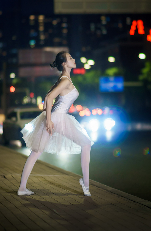 开云体育在线赛事直播-_快船迎战强敌，团队配合令人称赞_，快船全队